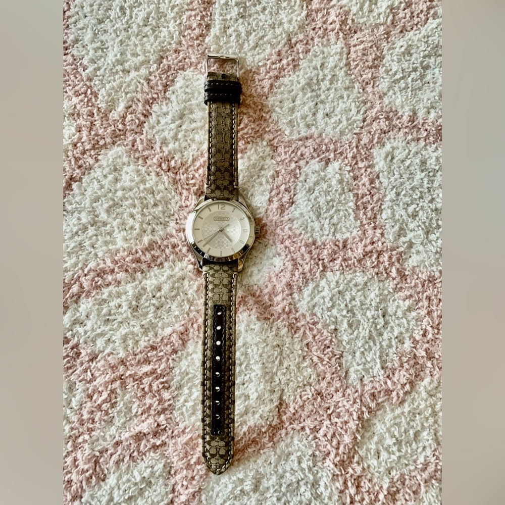 Coach Watch Women Gold Tone Round Logo Dial Date Leather